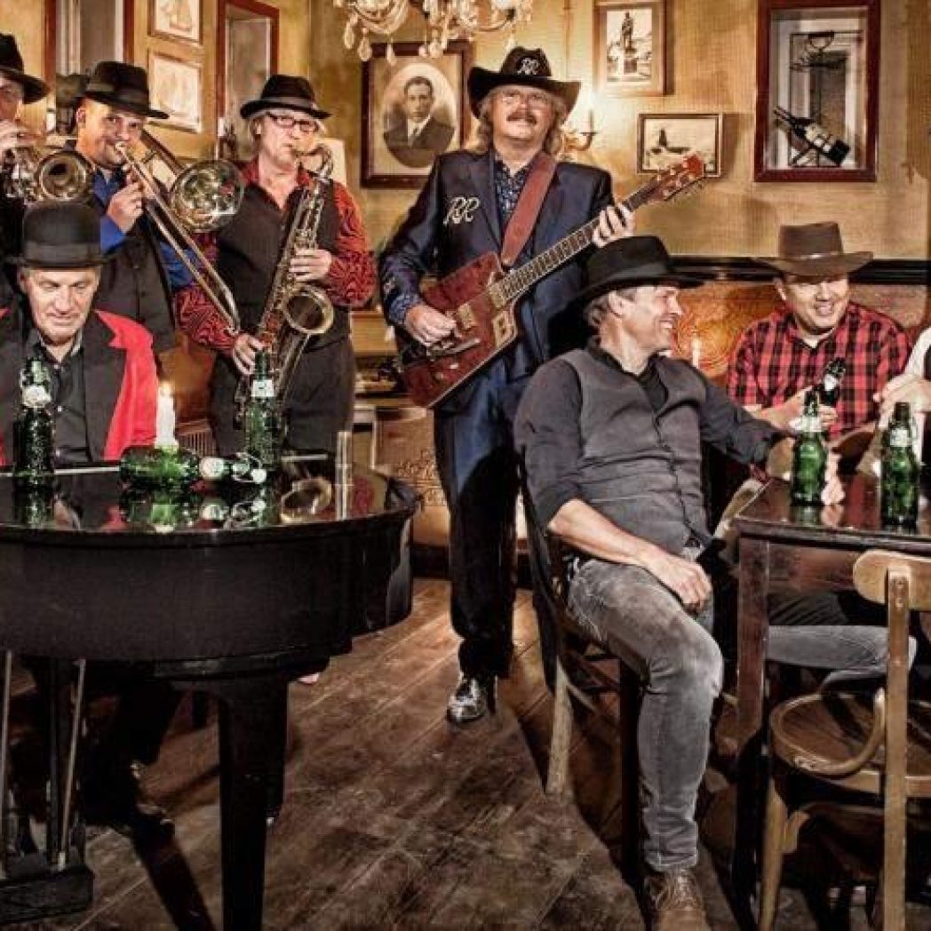 Oerend-Hard-Normaal-tribute-boeken